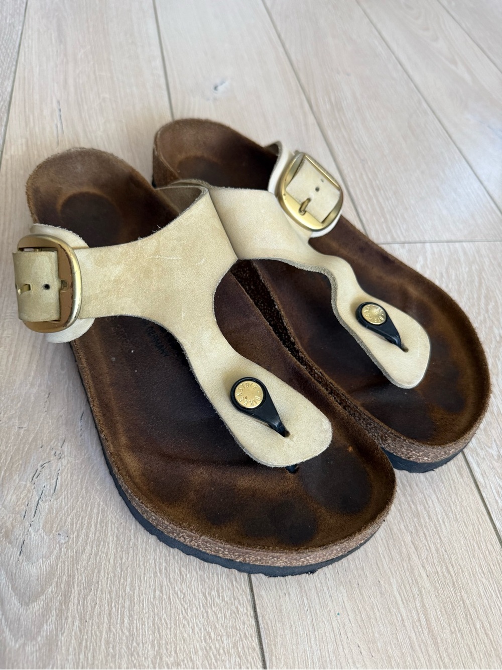 Birkenstock Gizeh Big Buckle Sandals Womens 9 EU 40 Beige Nubuck Thong Footbed